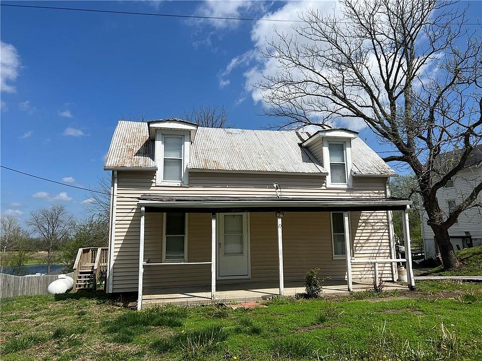 1st image of 701 W 224th Hwy