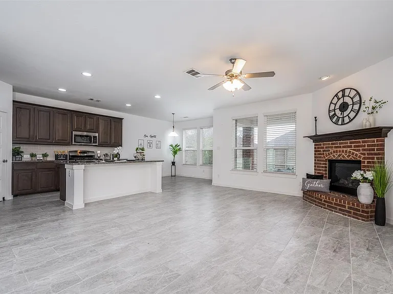 1728 Heron Way — Photo 6