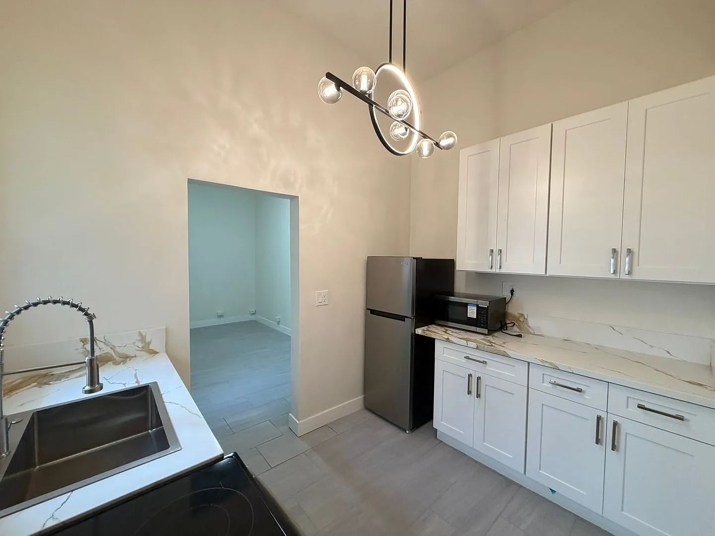 Live Downtown! Newly Updated Historic Studio Available Now — Photo 2