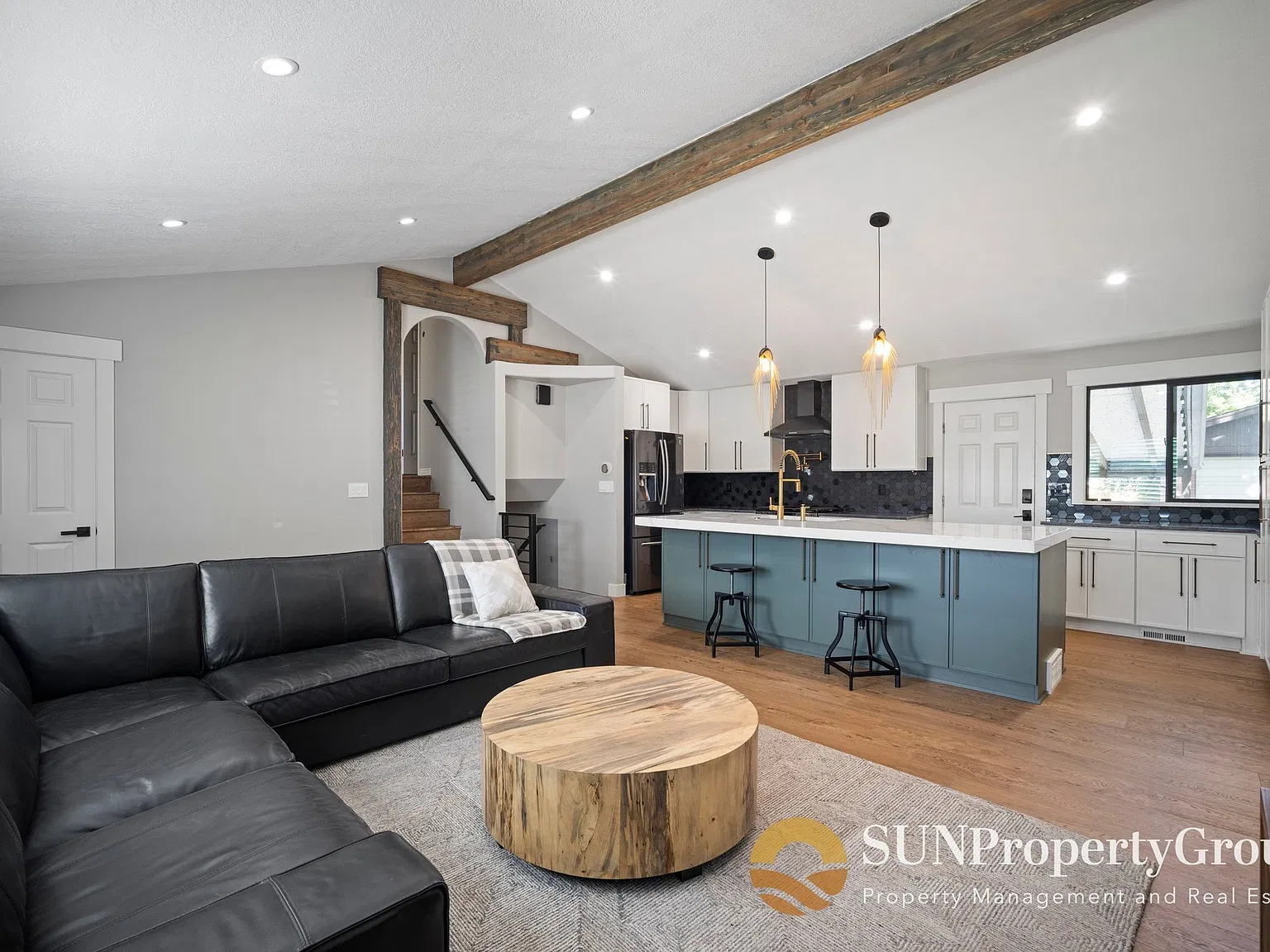 Beautiful Remodeled Home In Great Midvale Location Upstairs Only — Photo 4