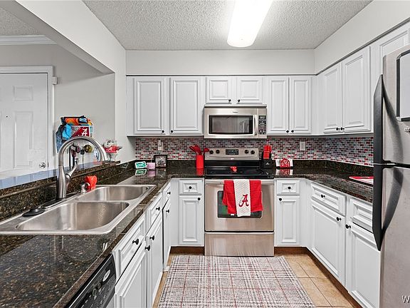 5th image of 120 15th St E APT 307