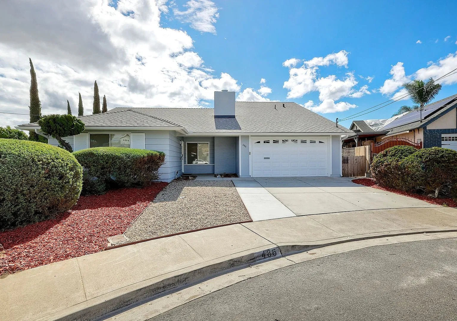Spacious 3-Bedroom Chula Vista Home on a Cul-de-Sac with 2-Car Garage — Photo 2
