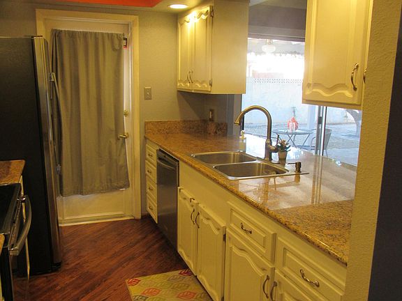 5th image of 220 E WOODMAN Drive