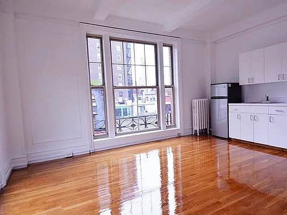 2nd image of 170 W 74th St APT 506