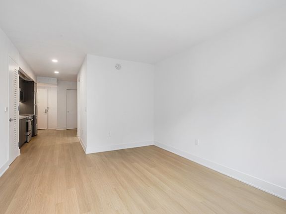 5th image of 662 Pacific St #18K