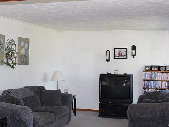 2nd image of 63 McKenzie Ct