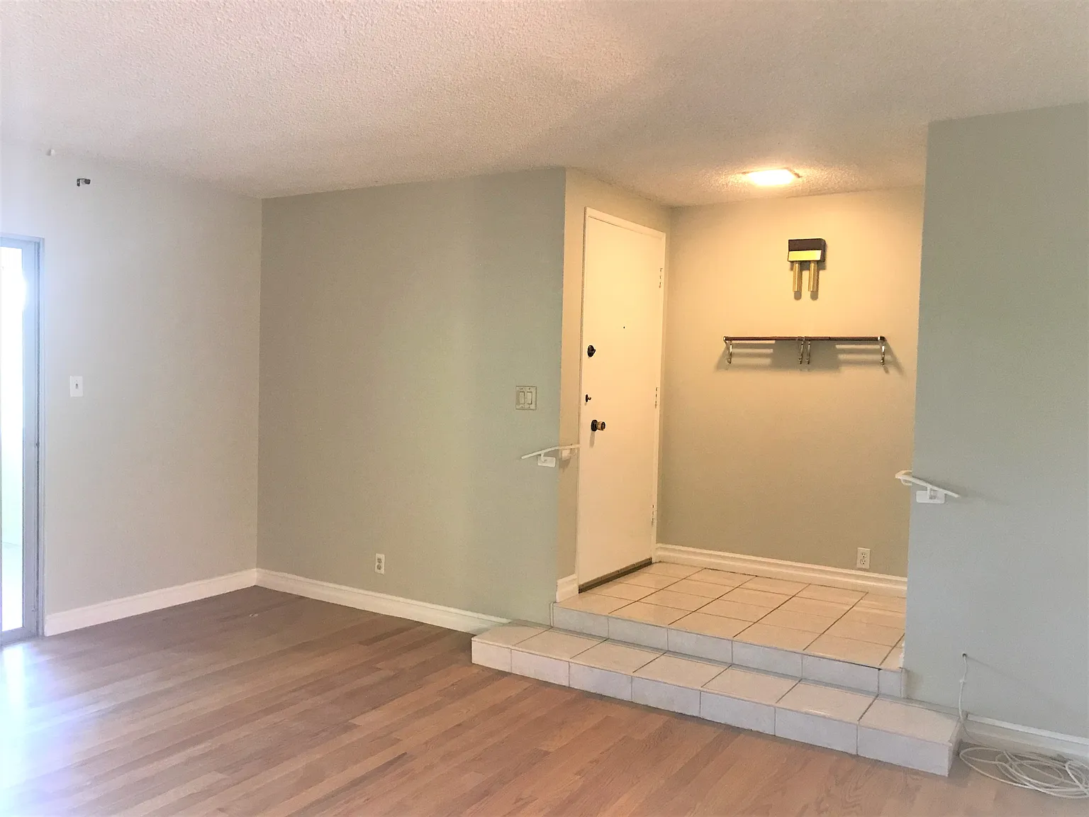 2 bed, 1.5 bath, 1191 sqft, $3,000 — Photo 3