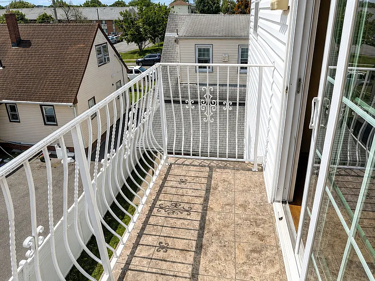 77 Cedar St #3 — Photo 9
