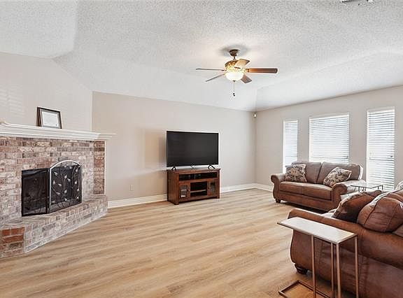 2nd image of 35 Pampas Dr #35