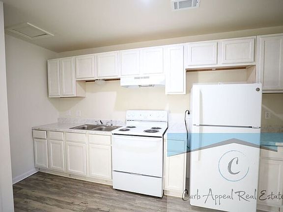 3rd image of 2110 Cedar Heights Dr APT 1