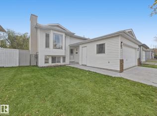19 Darlington Dr, Strathcona County, AB T8H1R8
