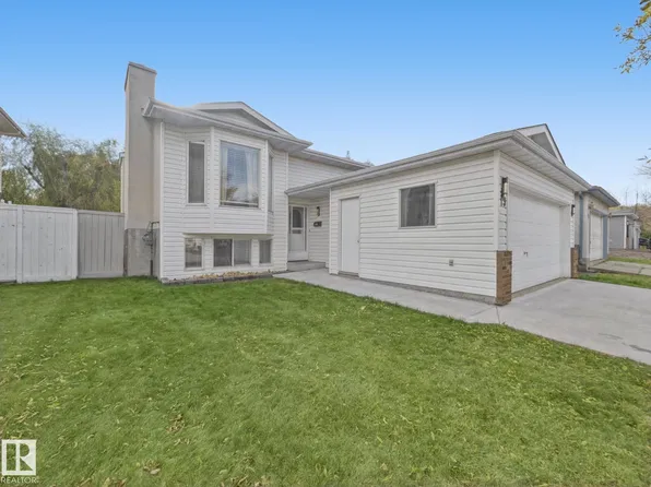 19 Darlington Dr, Strathcona County, AB T8H 1R8