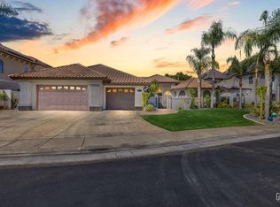 8710 Skye Isle Way, Bakersfield, CA 93312