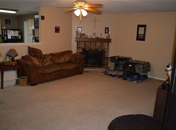 3rd image of 2713 White Oak Dr