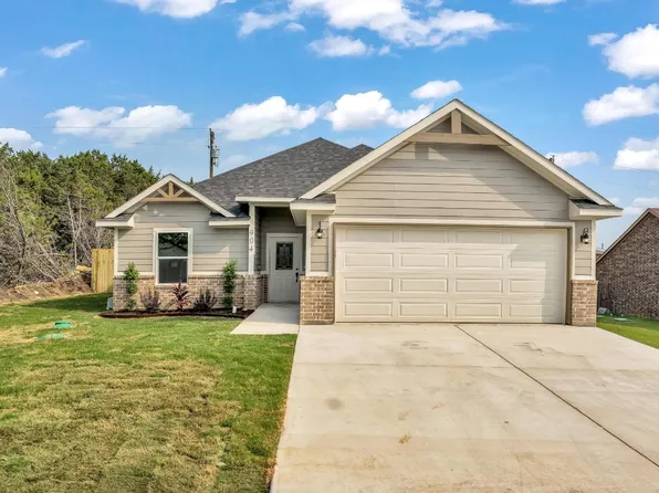 904 Colorado River Dr, Granbury, TX 76048
