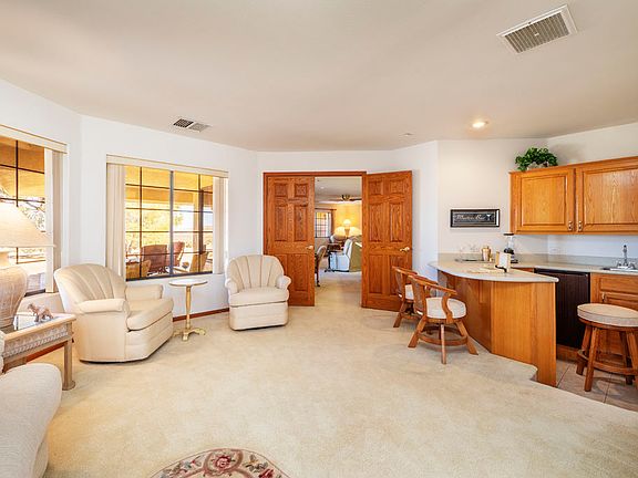 Living Rm & Bar