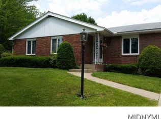 72 Indian Mound Dr, Whitesboro, NY 13492