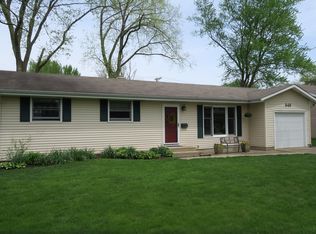 545 Mohican Rd, Carol Stream, IL 60188