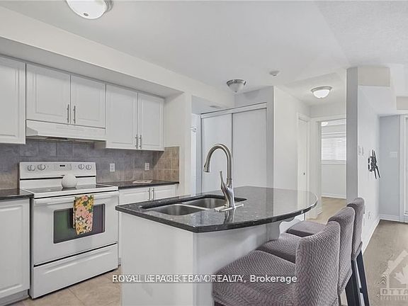 5th image of 46 Barnstone Dr #2