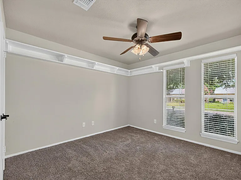 209 Glenwood Dr — Photo 22