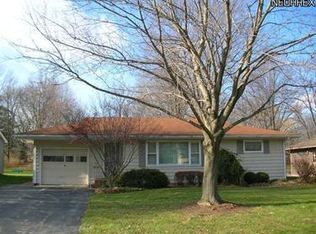 64 Hood Dr, Canfield, OH