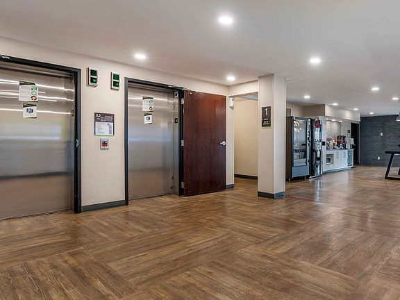 Lobby and Guest Check-in