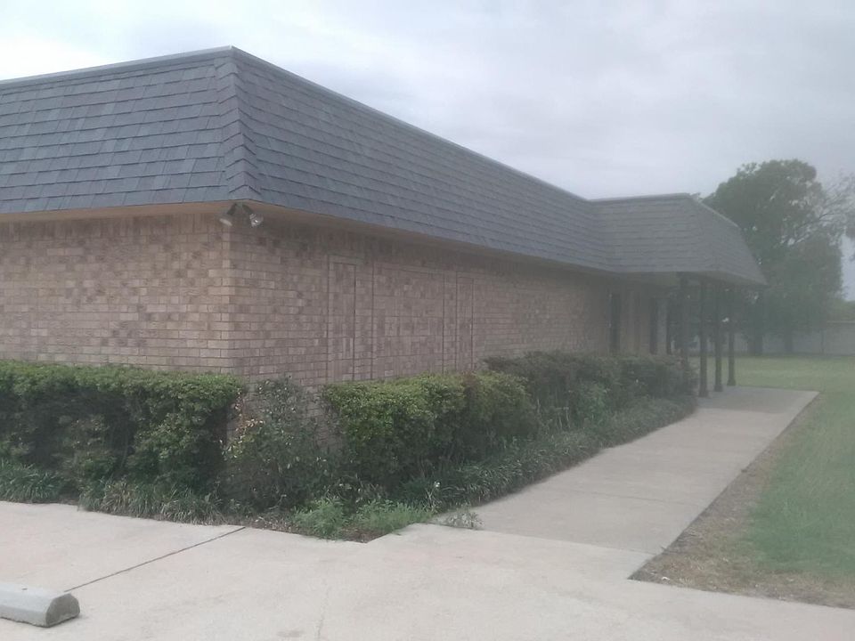 2nd image of 709 N Smith Ave