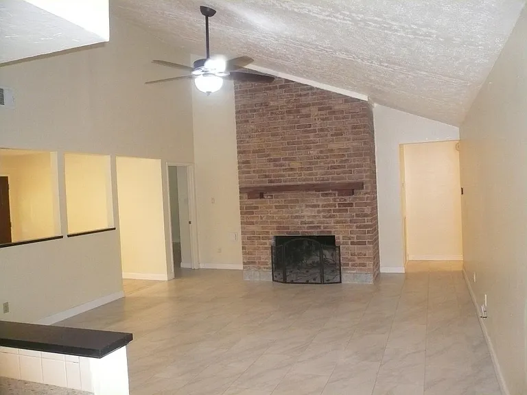 2826 Green Fields Dr — Photo 11