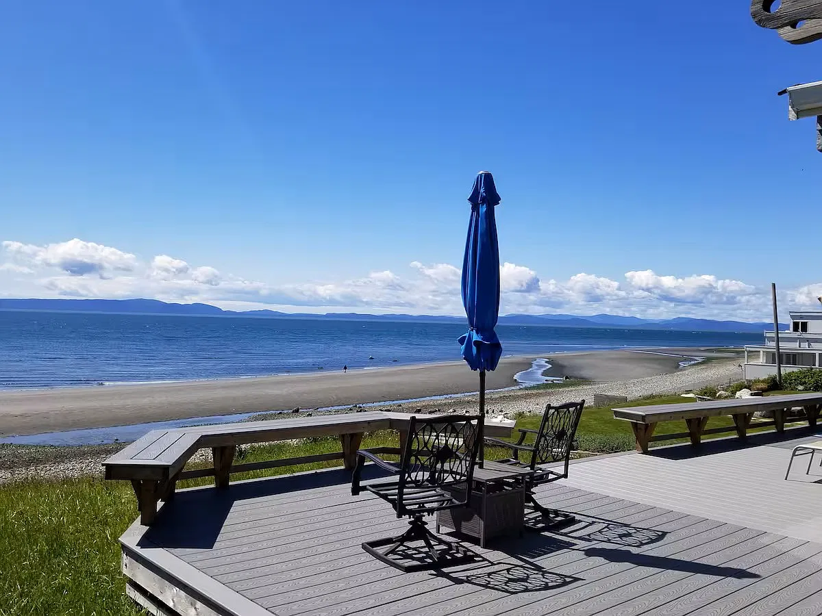 Paradise on the Beach - Short-Term Rental - Seasonal — Photo 3