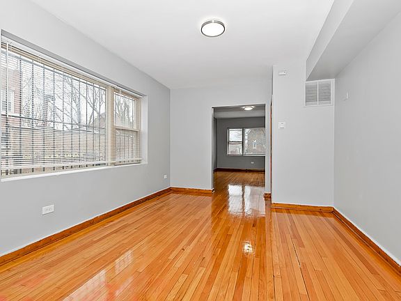 4th image of 6000-04 S Albany Ave #1