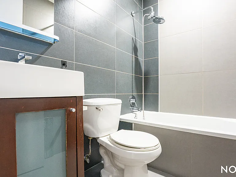 757 Hart St #3R — Photo 12