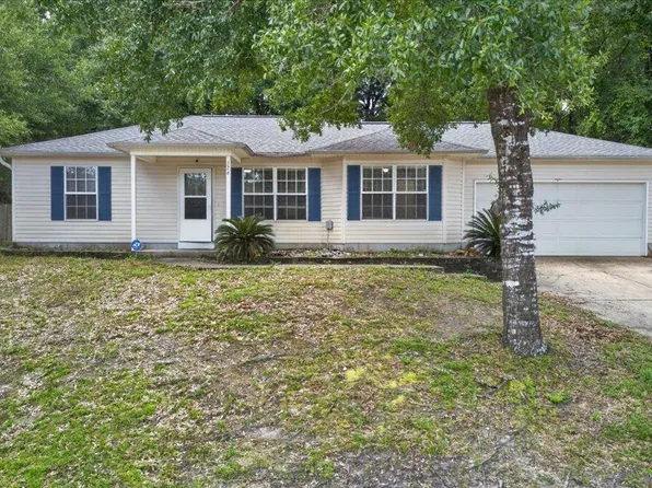 326 Lakeview Dr, Crestview, FL 32536