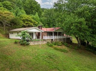 102 Valley View Rd, Franklin, NC 28734