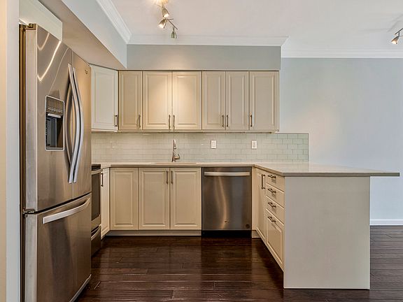 5th image of 1001 N Randolph St APT 414