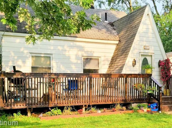 1637 Petrolia, West Bloomfield, MI 48324