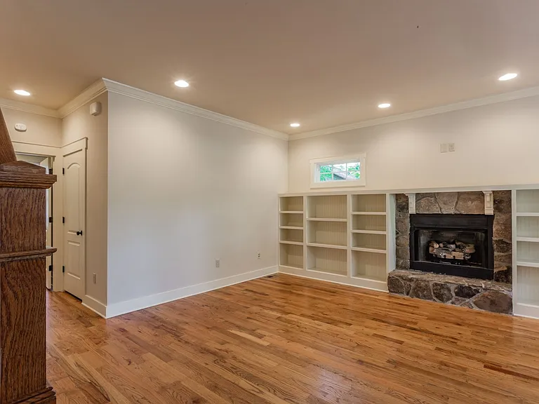 1456 Mercer St — Photo 15