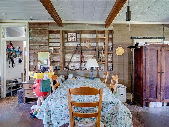 11th image of 7480 Beech Hill Rd