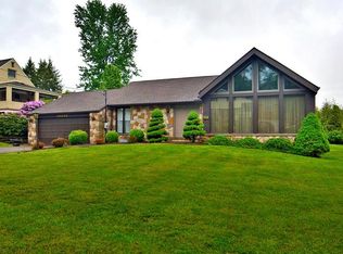 Marven Dr, Irwin, PA 15642