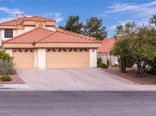 7 Barton Spring Cir, Henderson, NV 89074