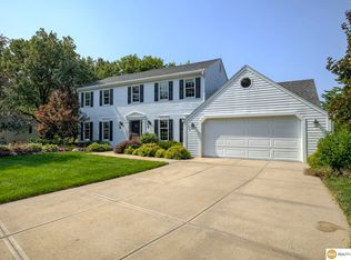 13817 Arbor St, Omaha, NE 68144