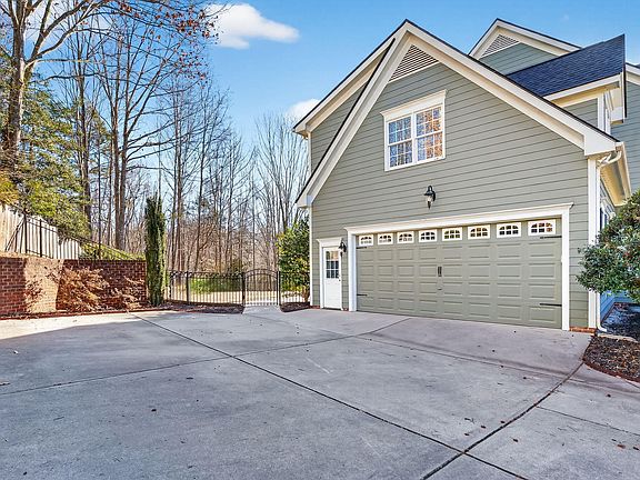 3rd image of 104 Tatum Ct