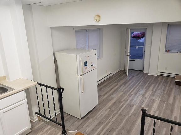 3rd image of 526 S Harrison St APT A