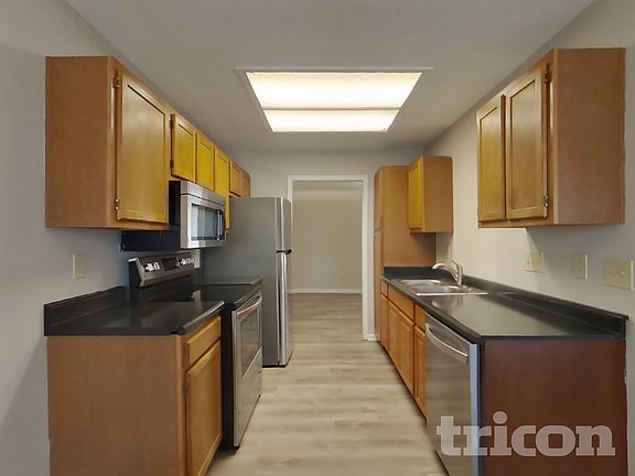 5th image of 2342 Valley Creek Way