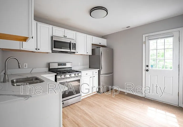 712 Hill Top Dr — Photo 13