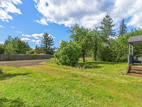 2nd image of 82661 Minnick Rd