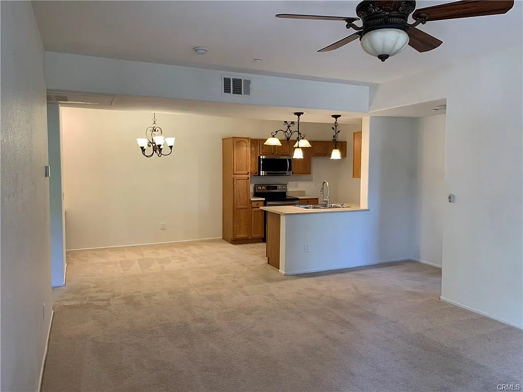 2 bed, 1159 sqft, $2,490 — Photo 3