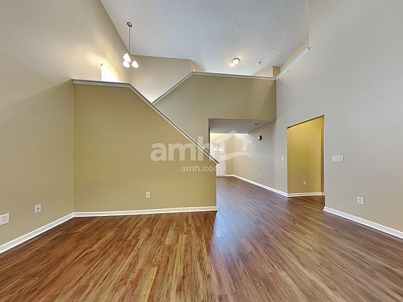4th image of 4359 Dobbin Cir
