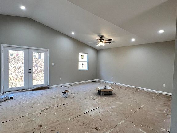 2nd image of 3117 Greenway Dr