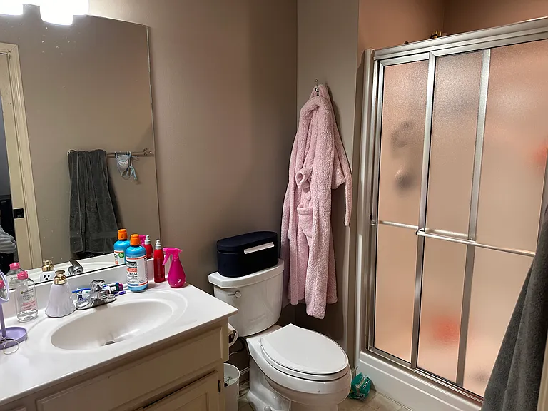 Upstairs Bedroom 2 private bath