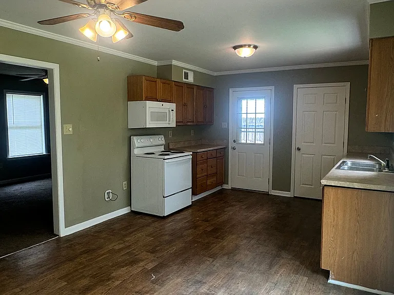 8230 Pinebrook Dr — Photo 4